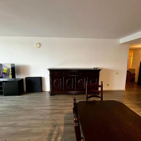 Big Apartment With Parking In Антверпен Экстерьер фото