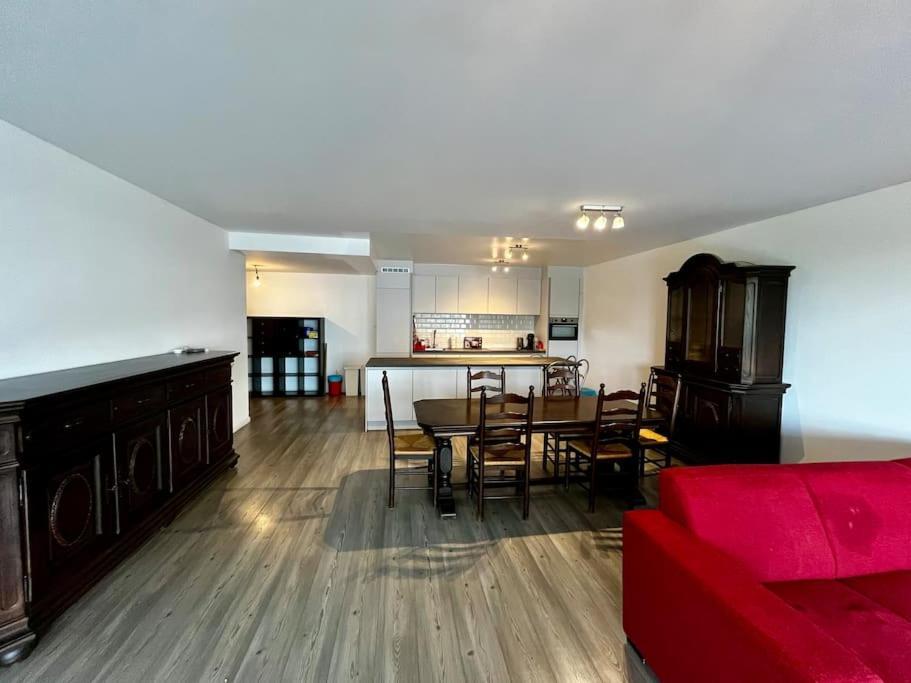 Big Apartment With Parking In Антверпен Экстерьер фото
