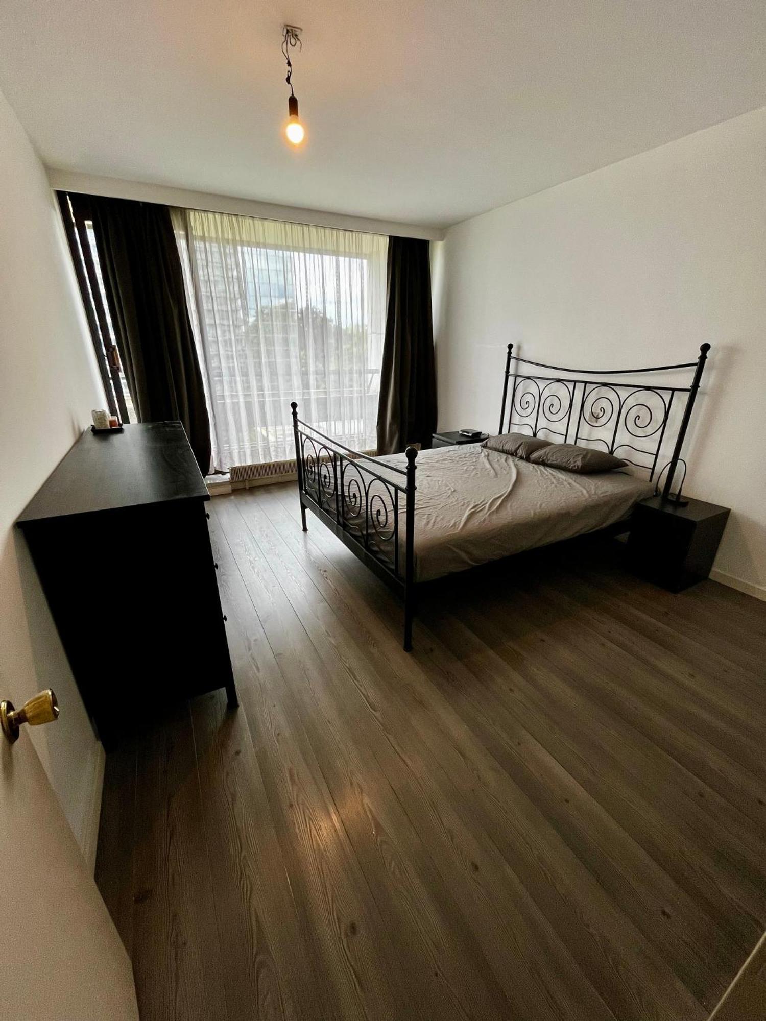 Big Apartment With Parking In Антверпен Экстерьер фото