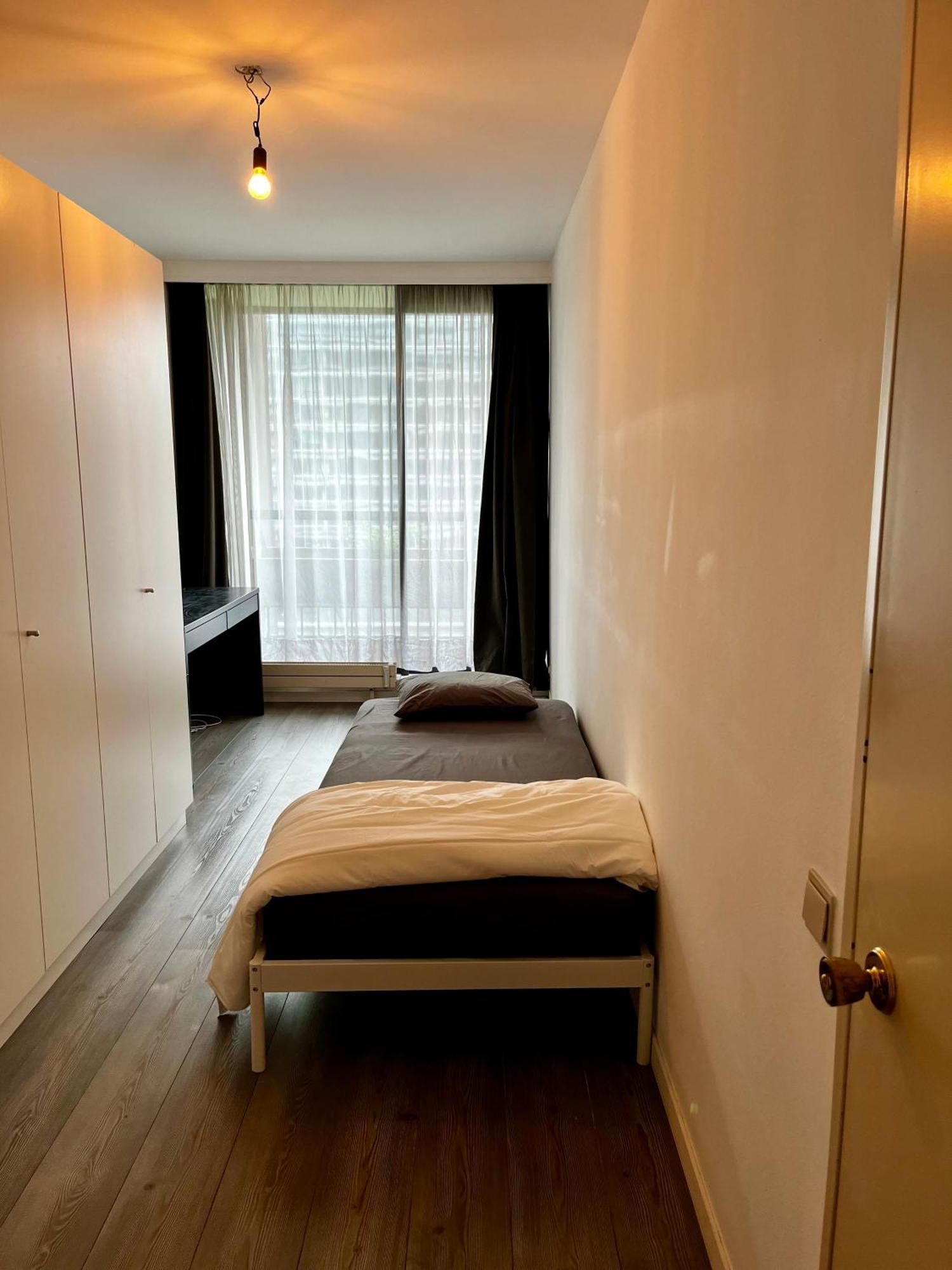Big Apartment With Parking In Антверпен Экстерьер фото
