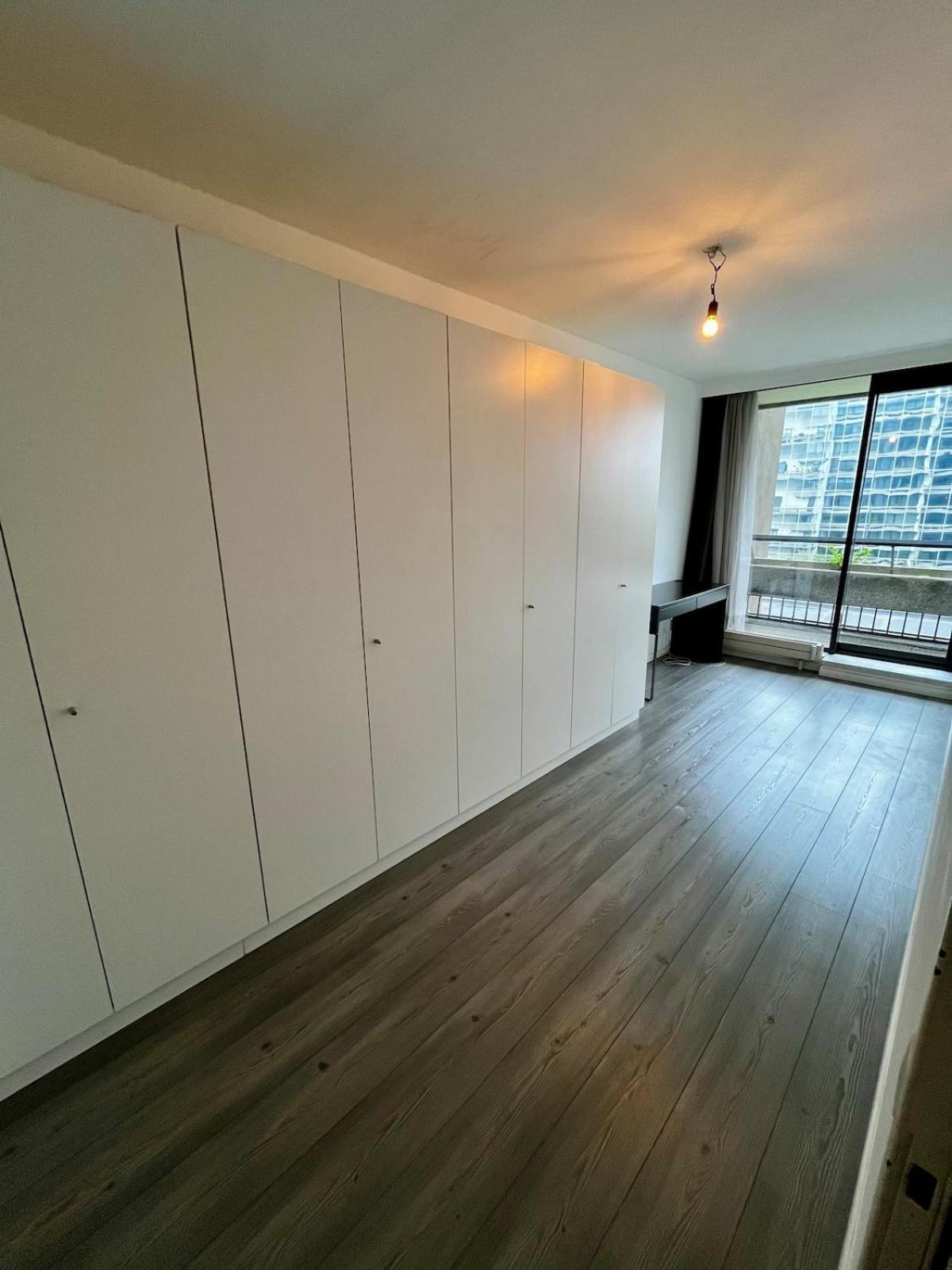 Big Apartment With Parking In Антверпен Экстерьер фото